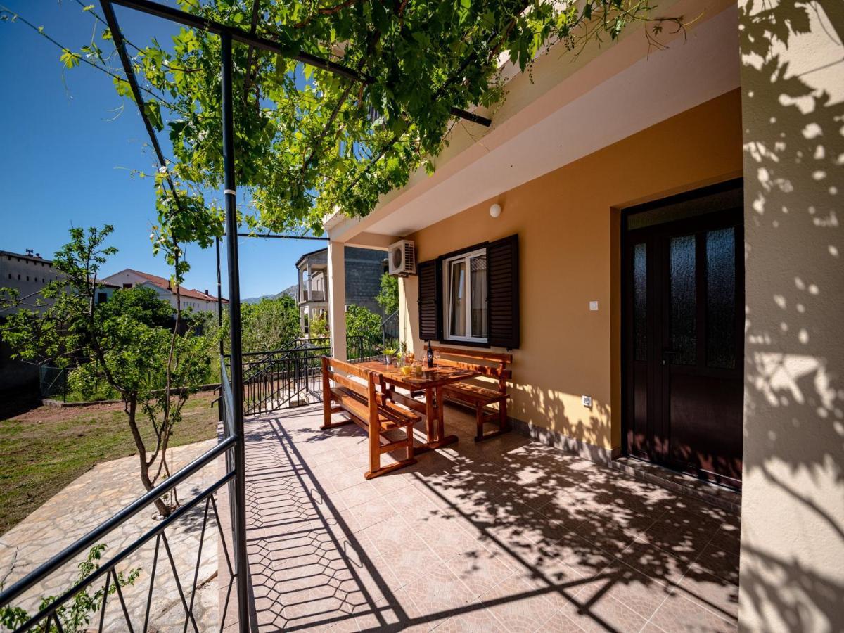 Apartments Zora Селине Экстерьер фото