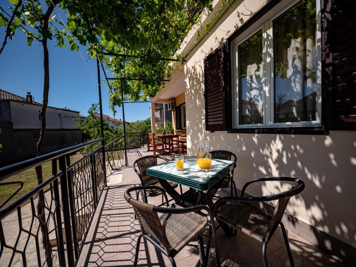 Apartments Zora Селине Экстерьер фото